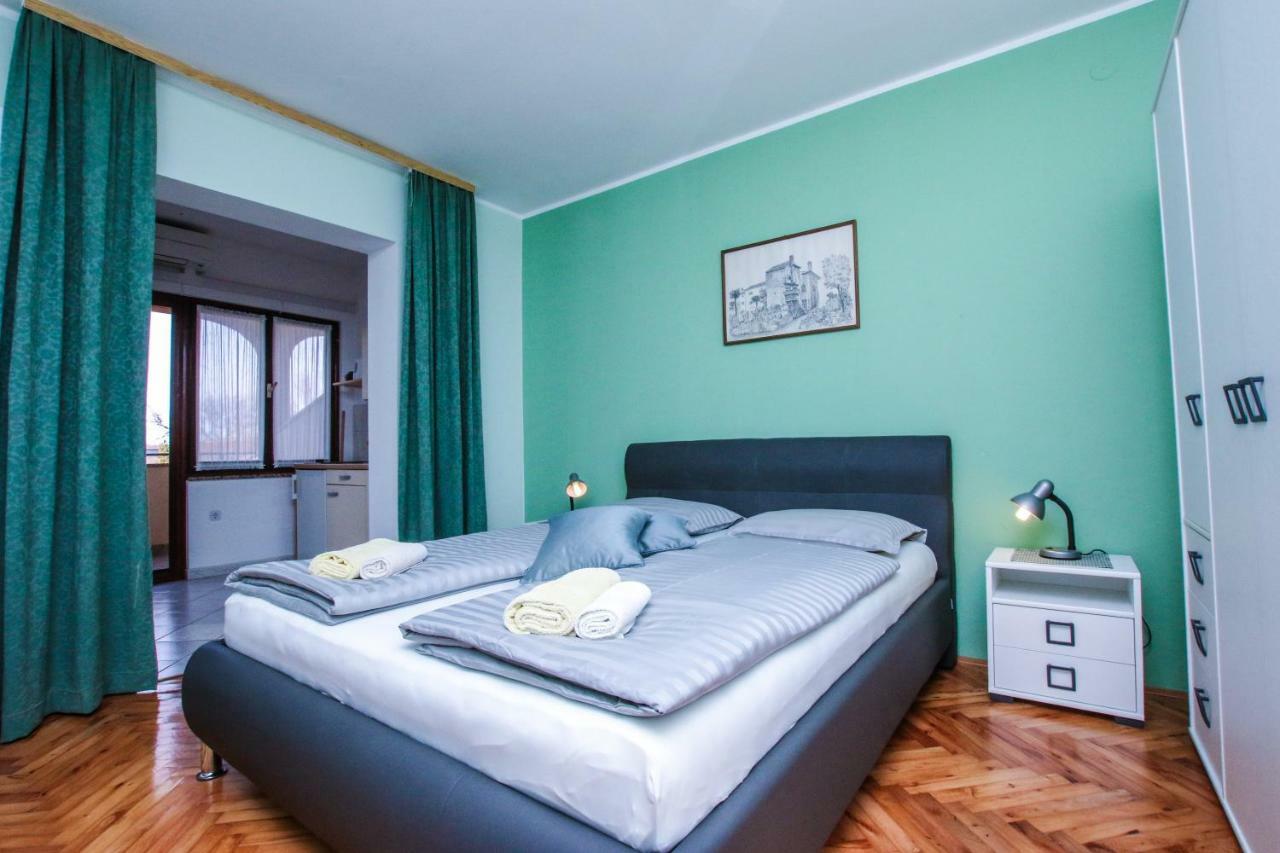 Apartments Ritosa Porec Exterior photo