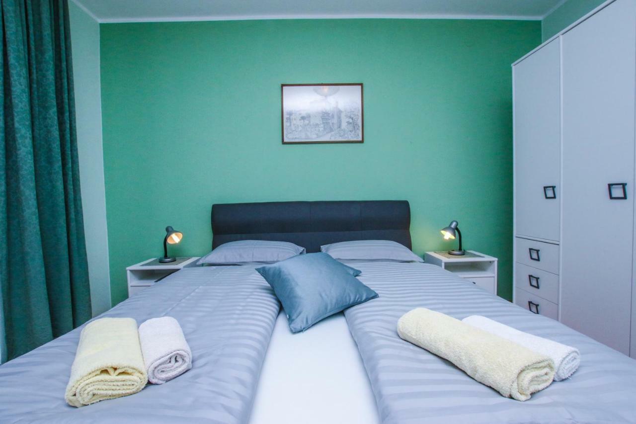 Apartments Ritosa Porec Exterior photo